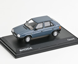 1:43 Škoda Favorit 136L (1988) – šedomodrá tmavá