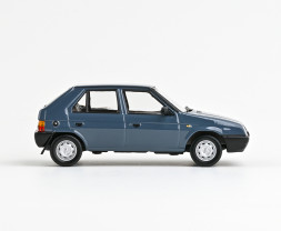 1:43 Škoda Favorit 136L (1988) – šedomodrá tmavá