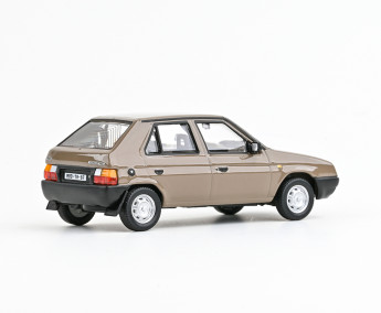 1:43 Škoda Favorit 136L (1988) - Hnedá Kamenná