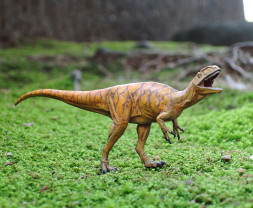 1:35 Fukuiraptor